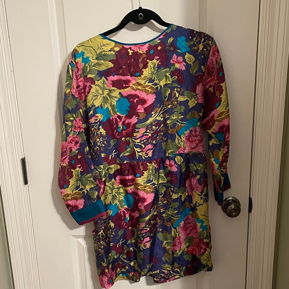 Johnny Was Multicolor Floral V-Neck Blouse - Picture 3 of 3